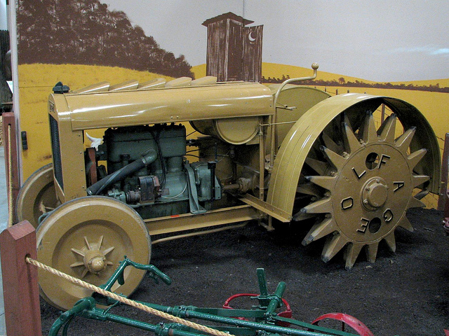 Fageol Model 9-12 Gas Tractor