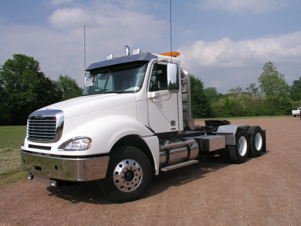 Freightliner Columbia Series CL 120