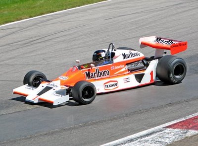 McLaren M26