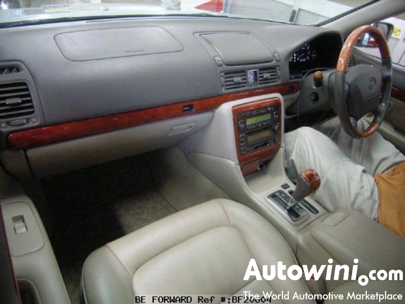 Toyota Progres NC300