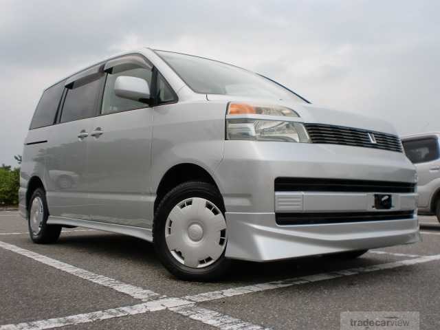 Toyota Voxy Aero