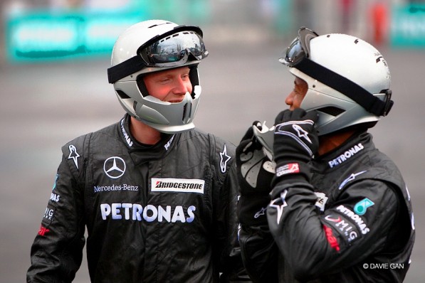 PETRONAS F1 RACING TEAM MERCEDES BENZ PETRONAS F1 TEAM