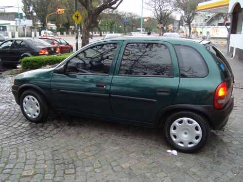 Chevrolet Corsa GL 16