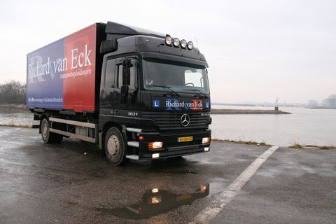 Mercedes-Benz Actros 1831