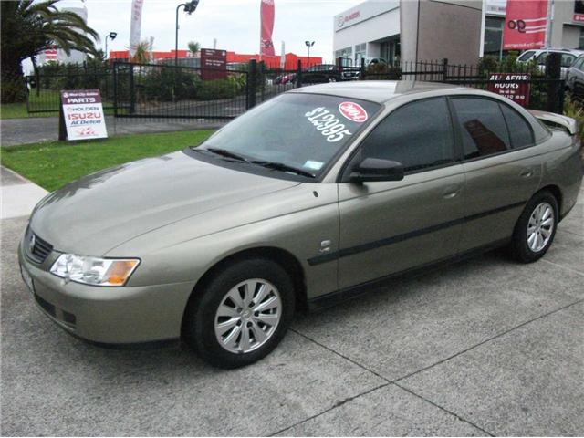 Holden Commodore Executive 36