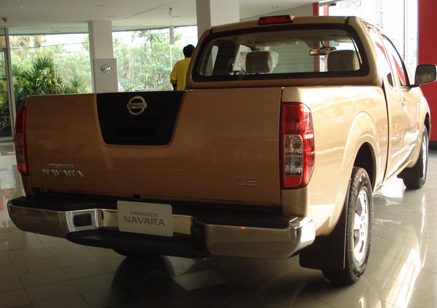 Nissan Navara 25 LE Crew Cab 4WD