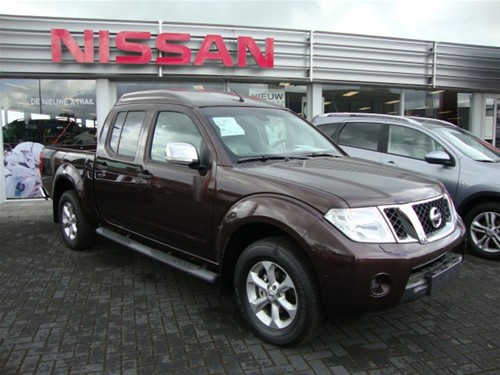 Nissan Navara 25 LE Crew Cab 4WD