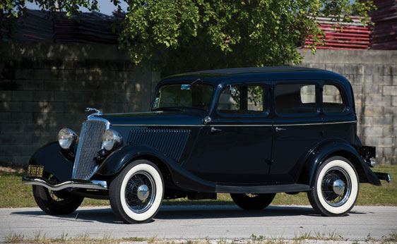 Ford Deluxe Fordor Sedan