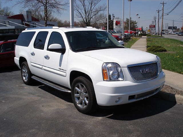 GMC Yukon XL SLE