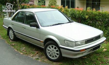 Nissan Bluebird 20 SE Saloon