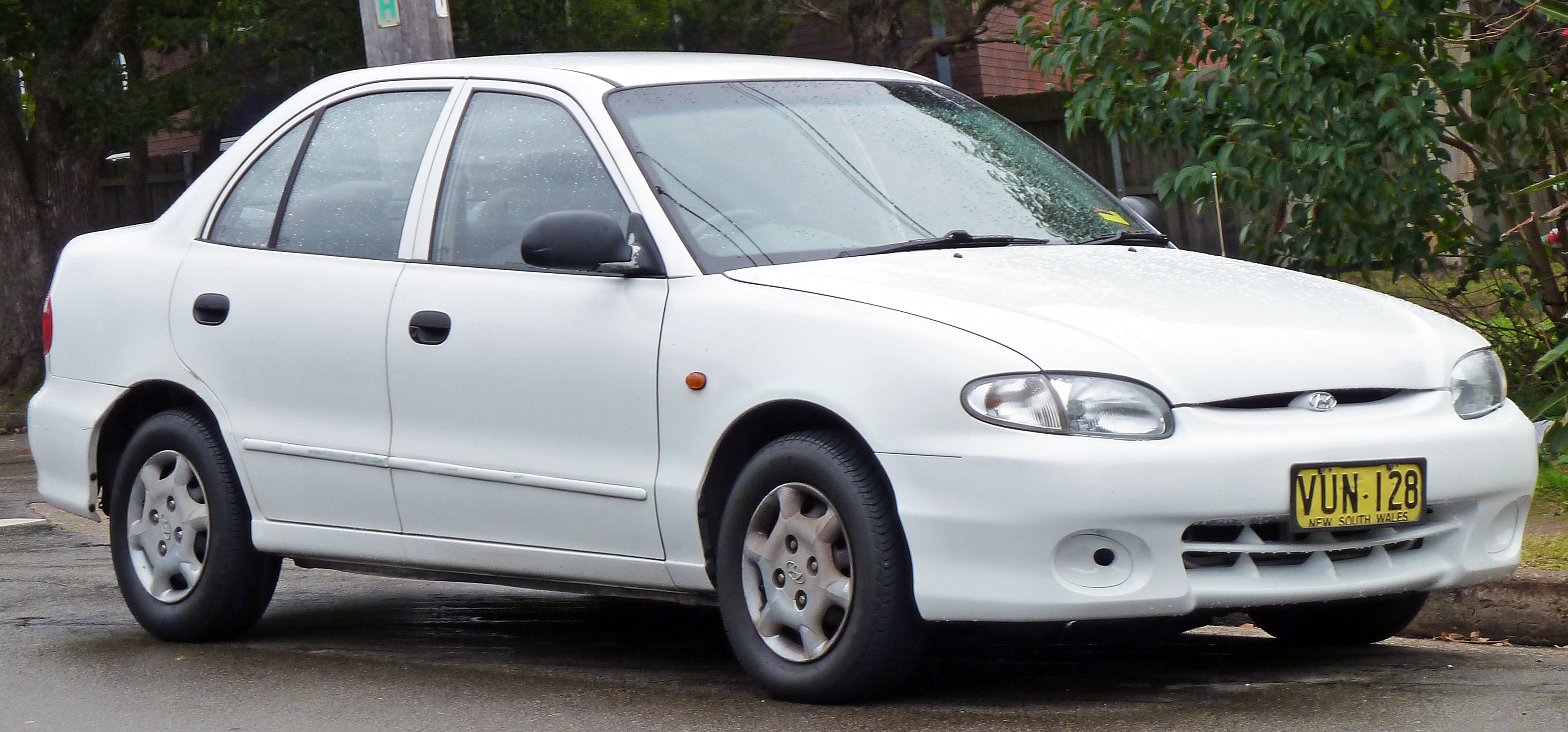 Hyundai Excel 13 Sedan