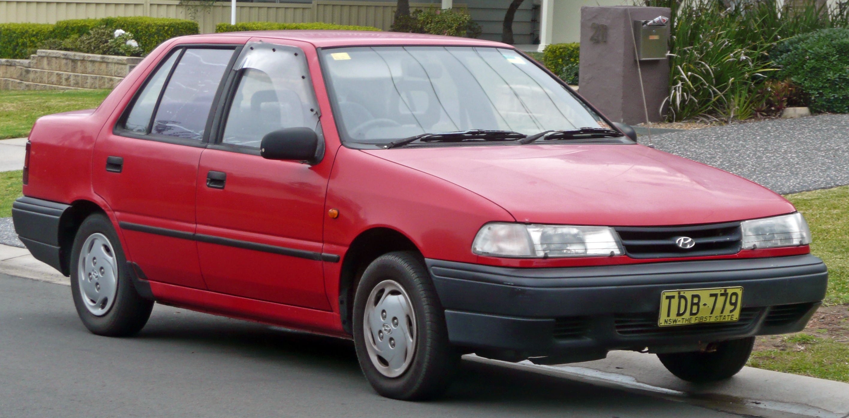 Hyundai Excel 13 Sedan