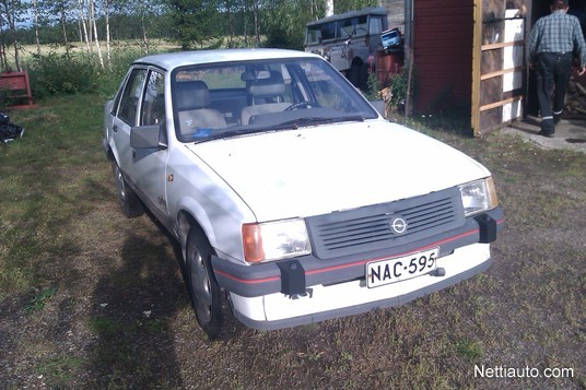 Opel Corsa 12S Swing Sedan