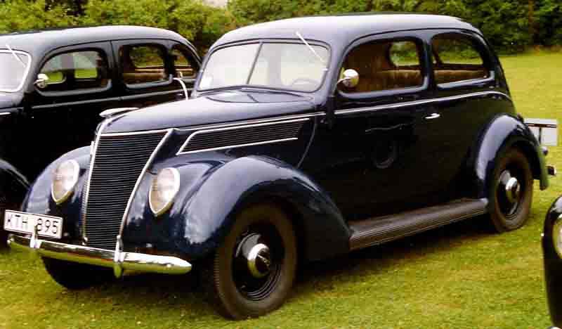 Ford Model 81A V8 Deluxe Phaeton