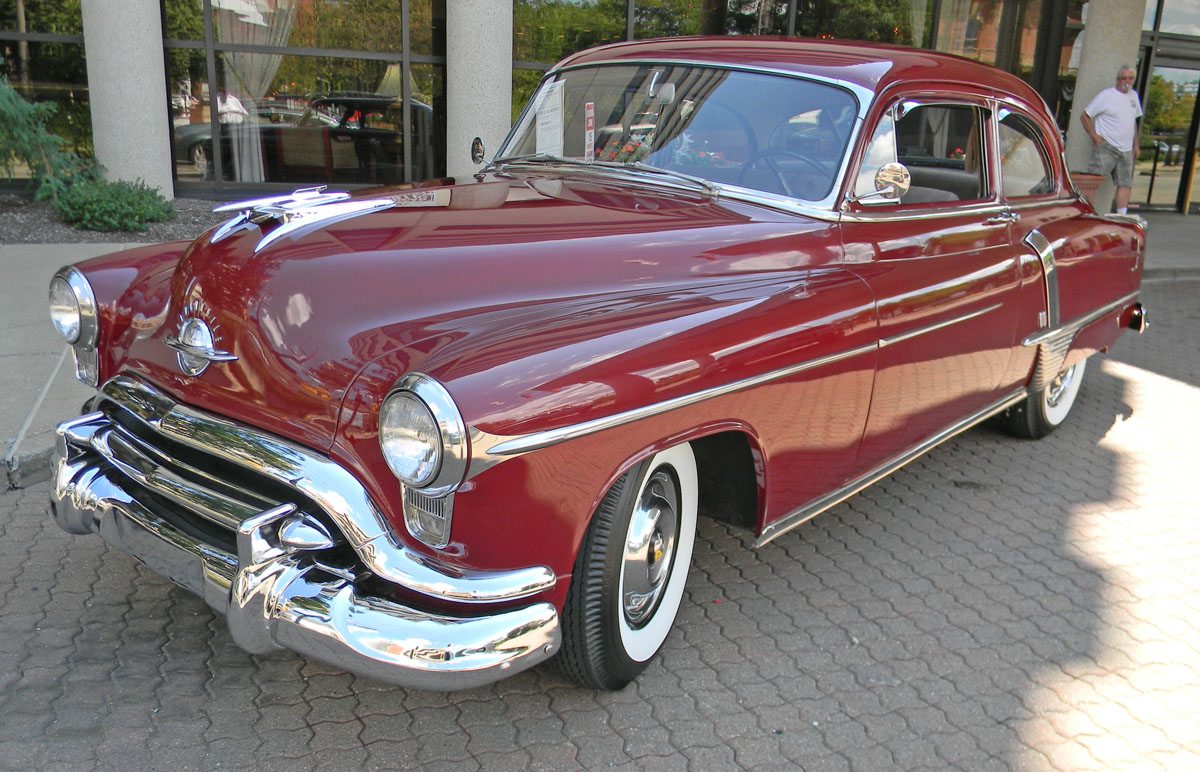 Oldsmobile Series 60 4-dr Sedan