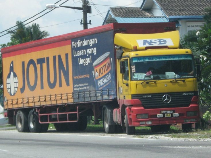 Mercedes-Benz Actros 1835