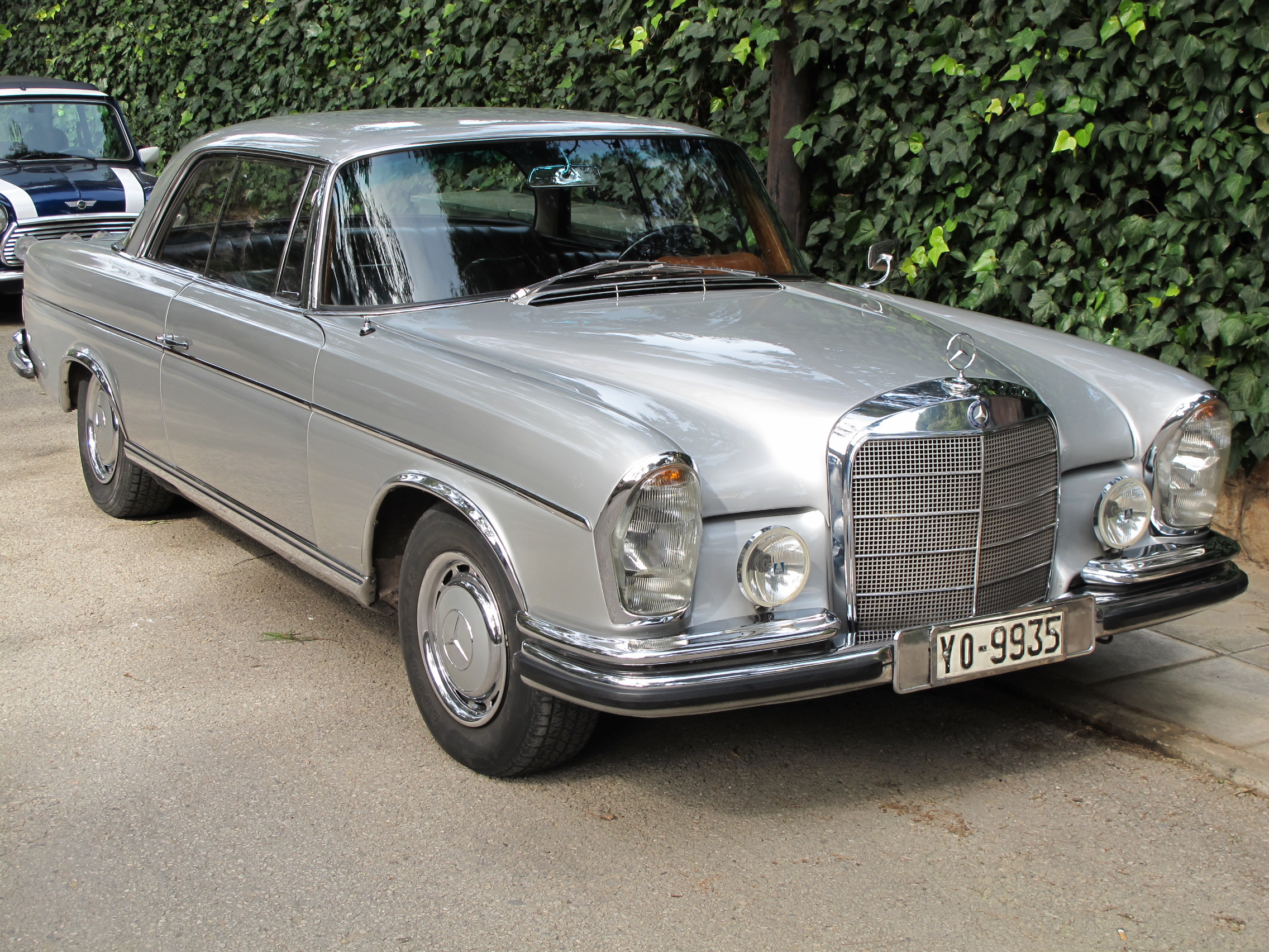 Mercedes-Benz 250 SE