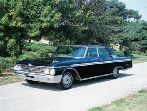 Ford Galaxie 4dr Town sedan