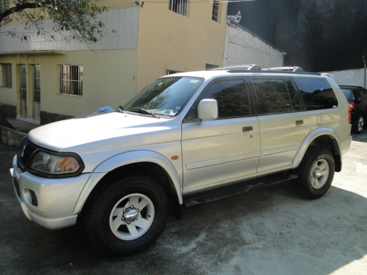 Mitsubishi Pajero Sport SE