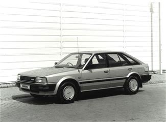 Nissan Bluebird Se Saloon