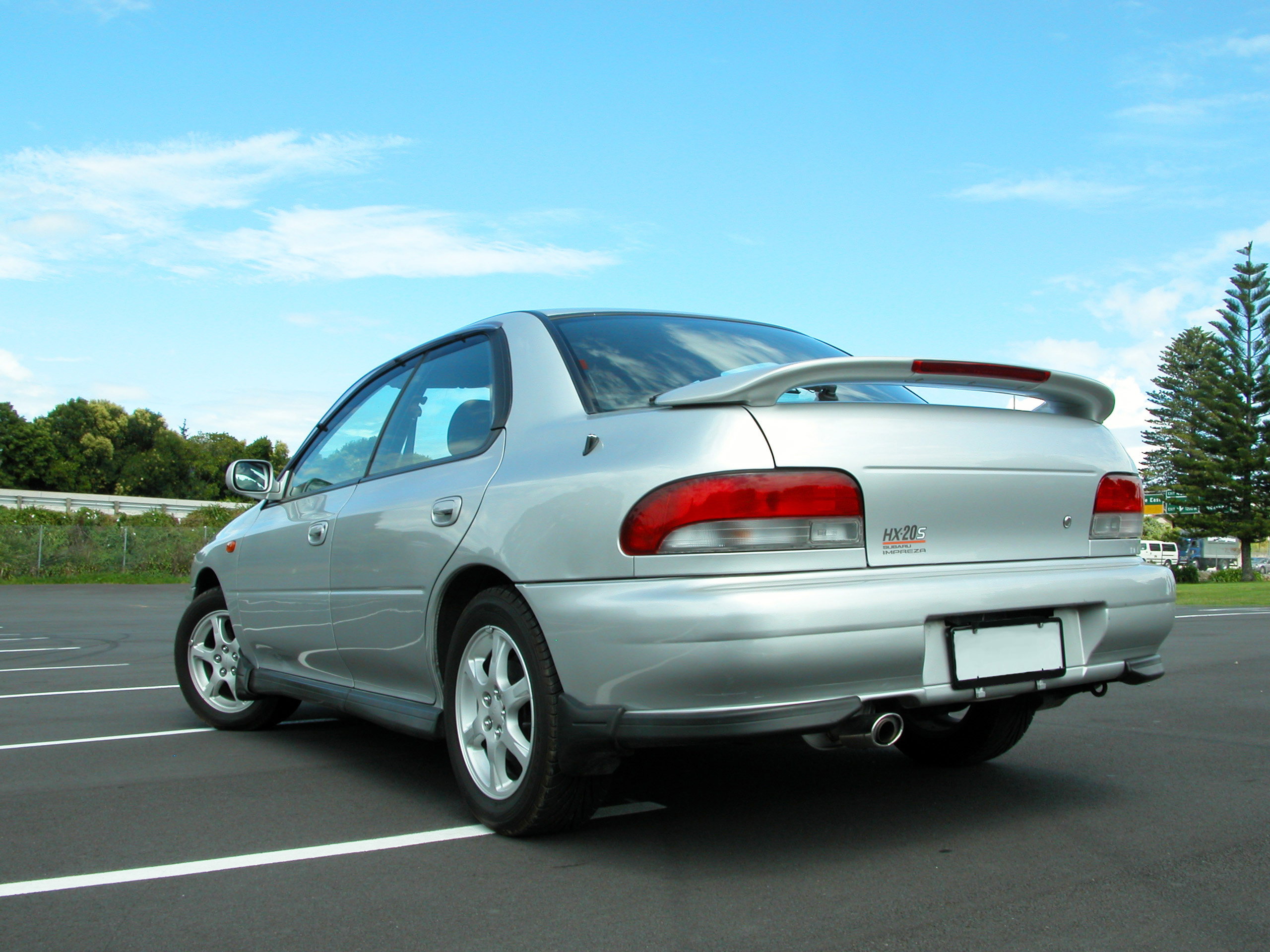 Subaru Impreza HX-20S