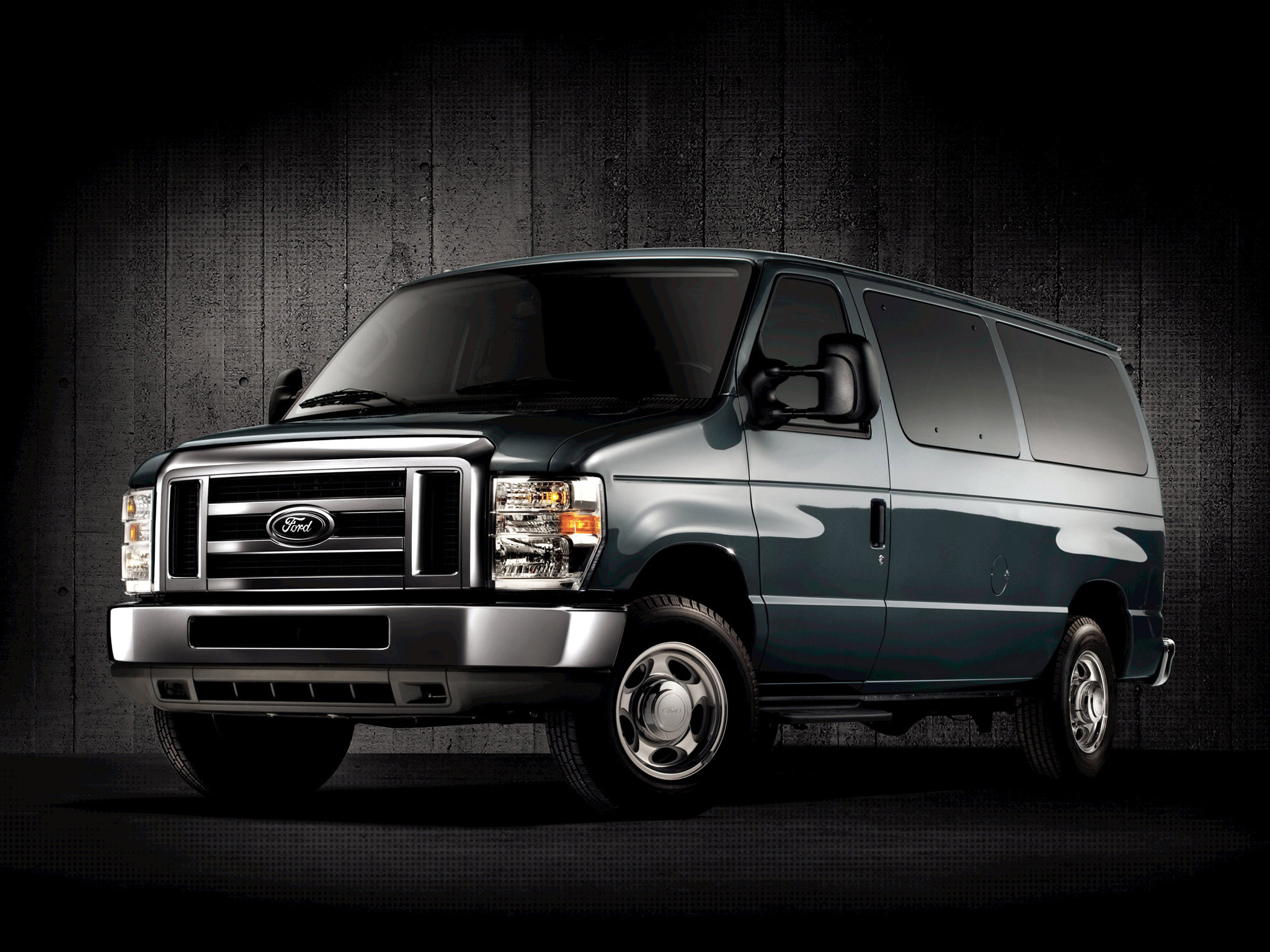 Ford E-350 XLT