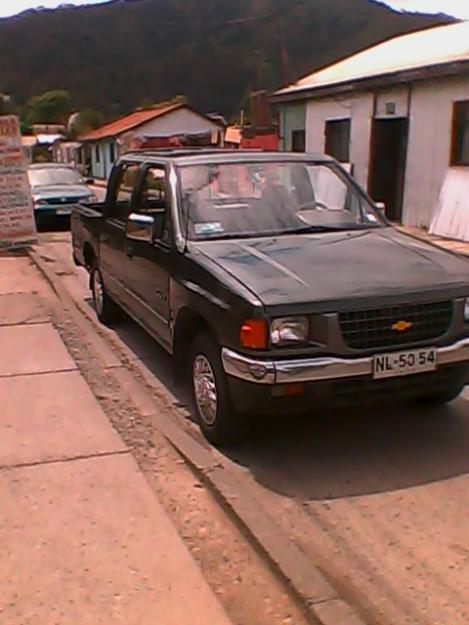 Chevrolet Luv 2300 Crew Cab