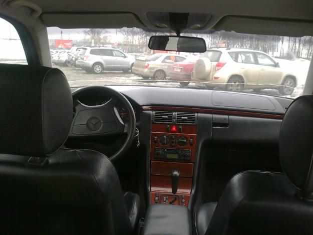Mercedes-Benz E 220 D