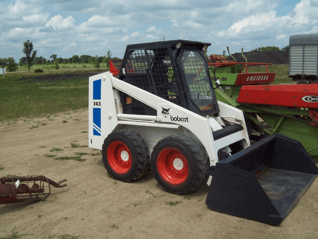 Bobcat 743