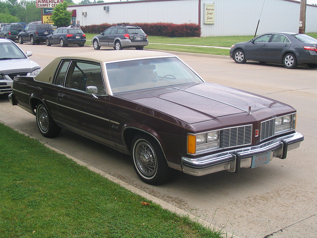 Oldsmobile Delta 88 Royale Coupe