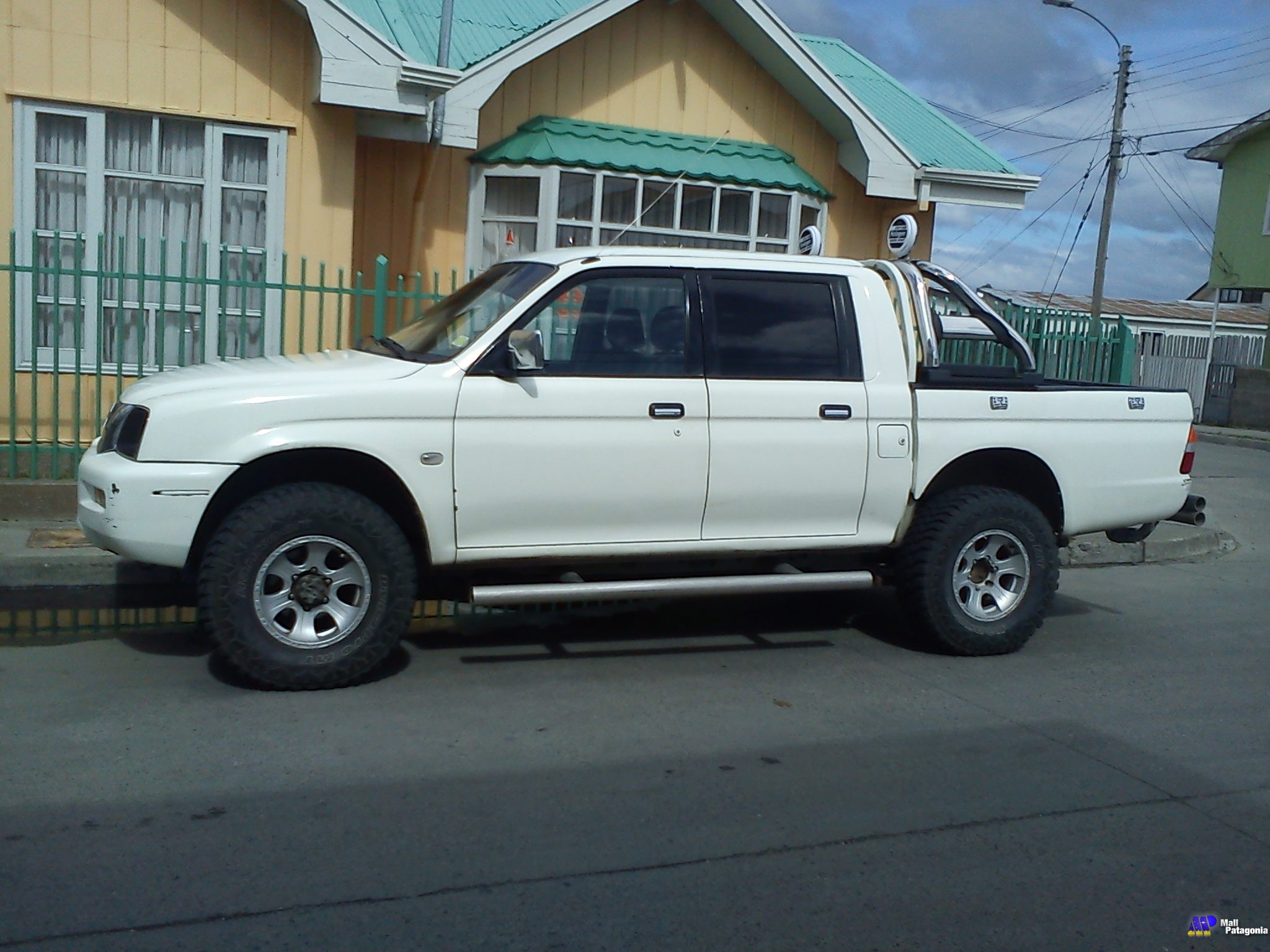 Mitsubishi L200 CRS Dakar Mid Cab