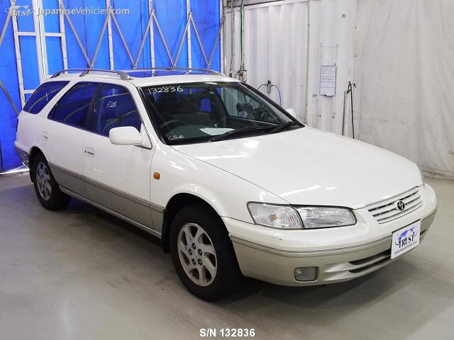 Toyota Camry Gracia 25