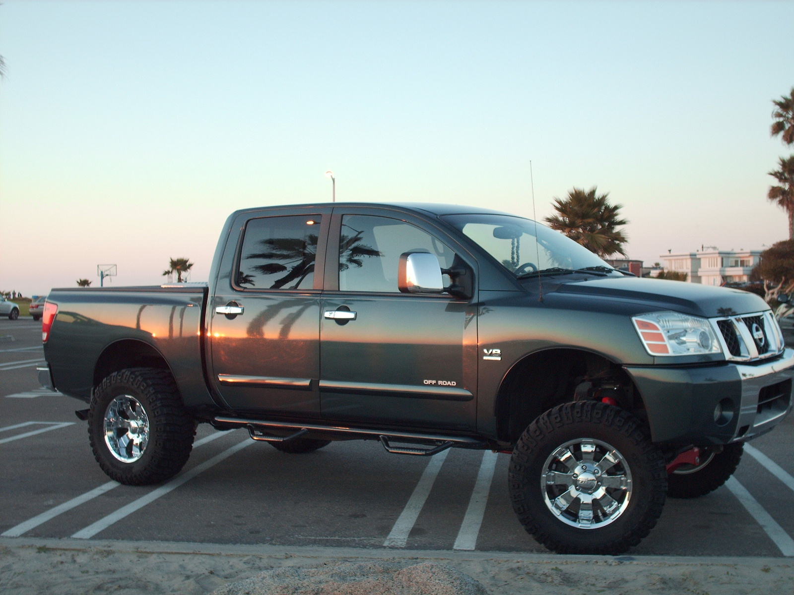 Nissan Titan 56L SE