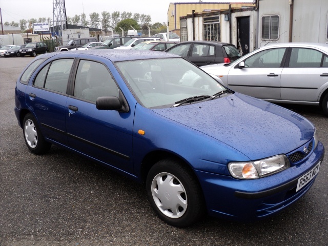 Nissan Almera 16 GX