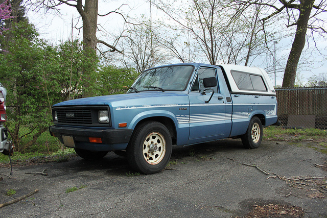 Mazda B2000 SE-5