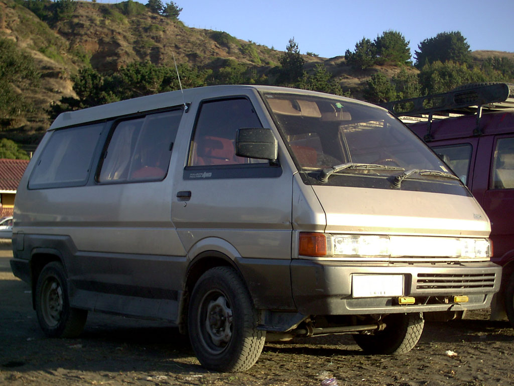 Nissan Largo Super Saloon SV