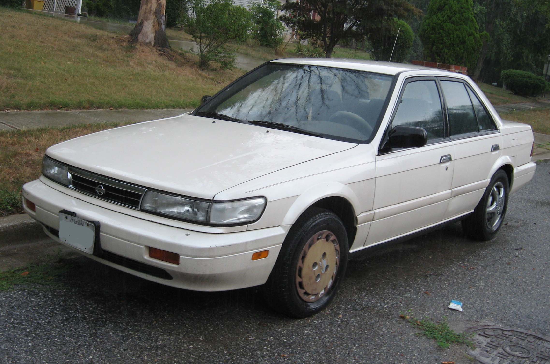 Nissan Stanza 16 GL Sedan