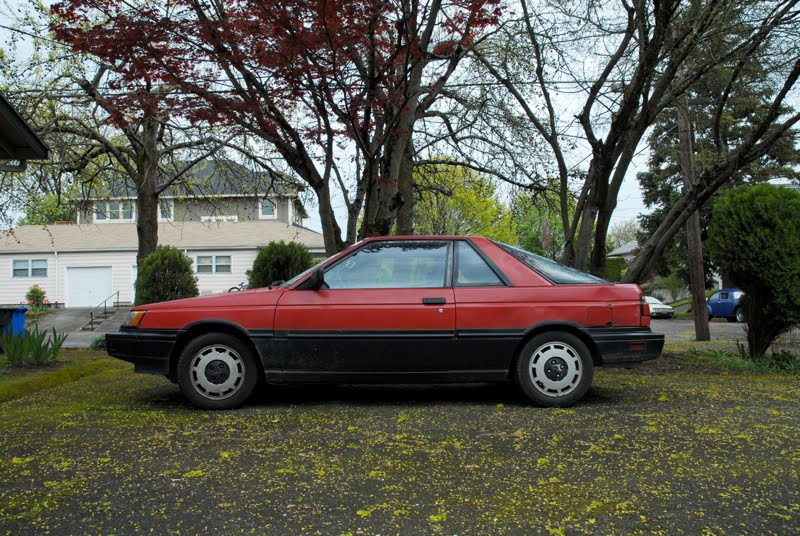 Nissan Sentra B-12 Hatchbck