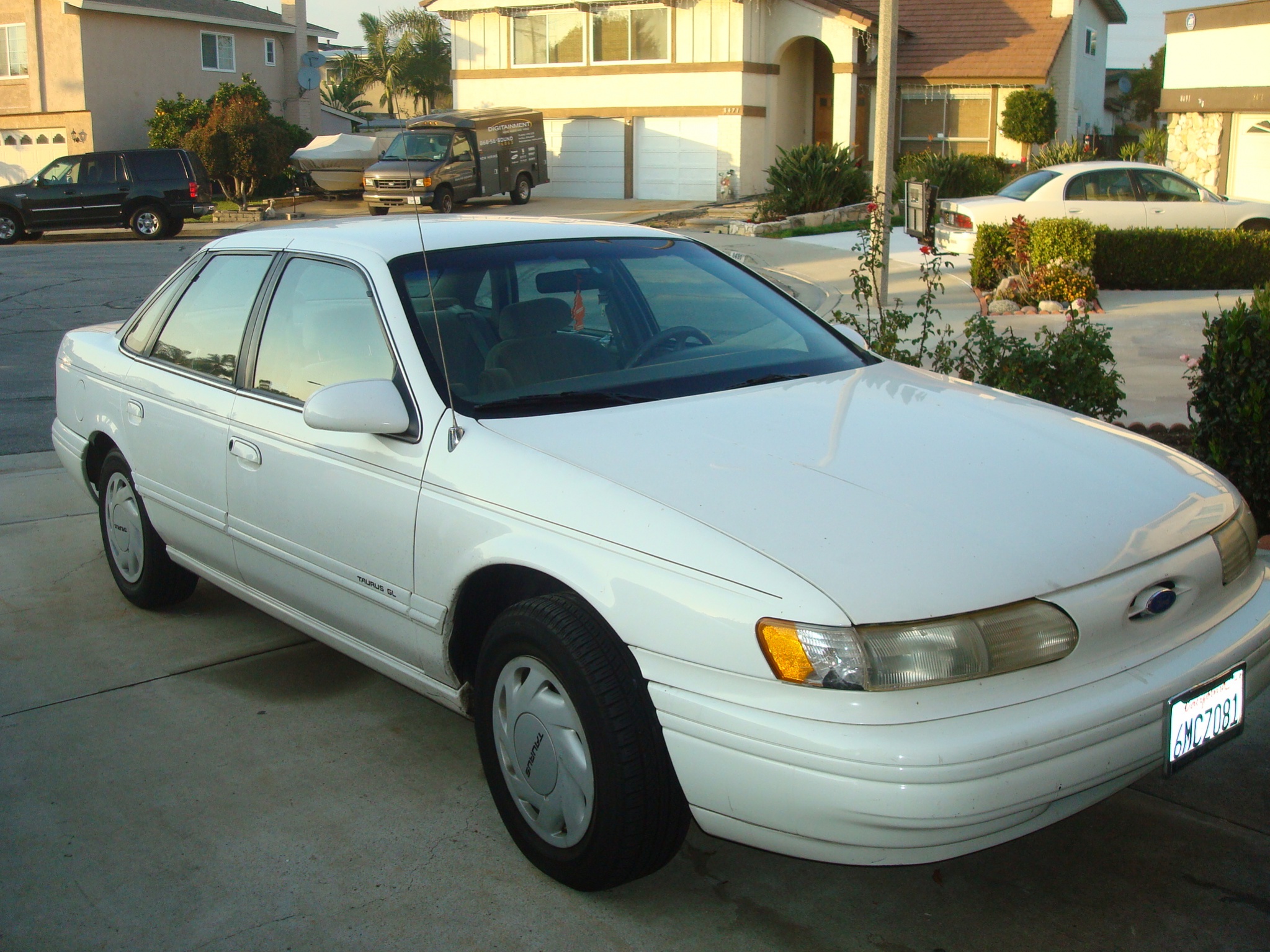 Ford Taurus L 30 Wagon