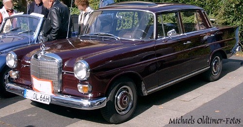 Mercedes-Benz 220 Heckflosse