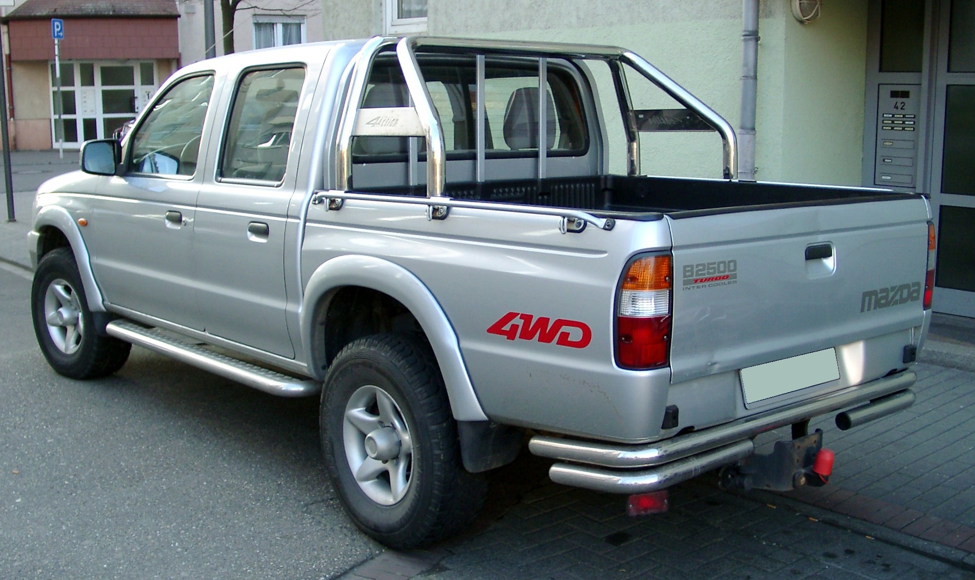 Mazda B2500