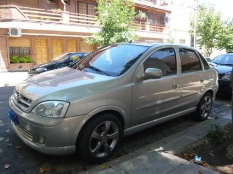 Chevrolet Corsa Classic 16 GL Extra Sedan