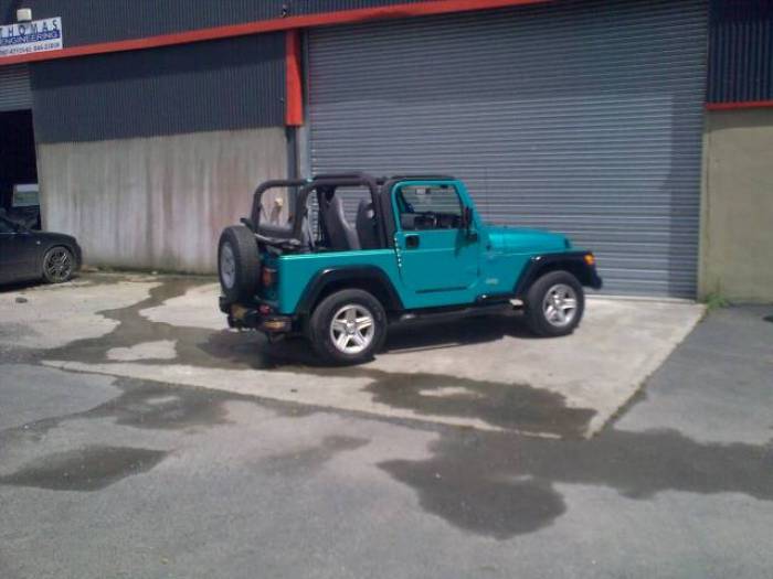 Jeep Wrangler Sport 40L