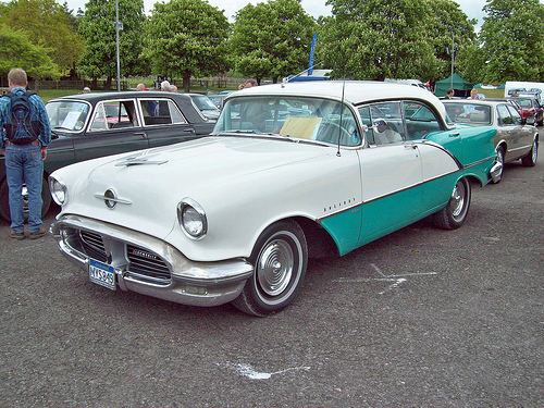 Oldsmobile 88 4dr HT