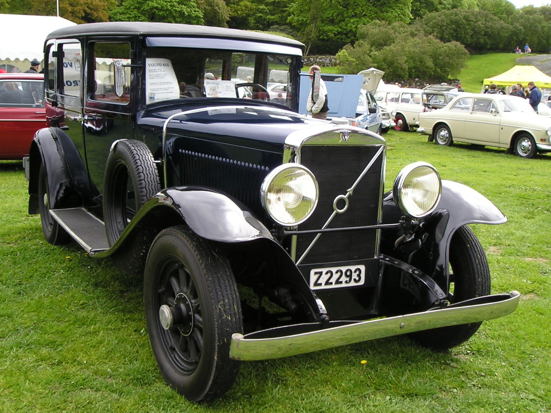 Volvo PV652 sedan