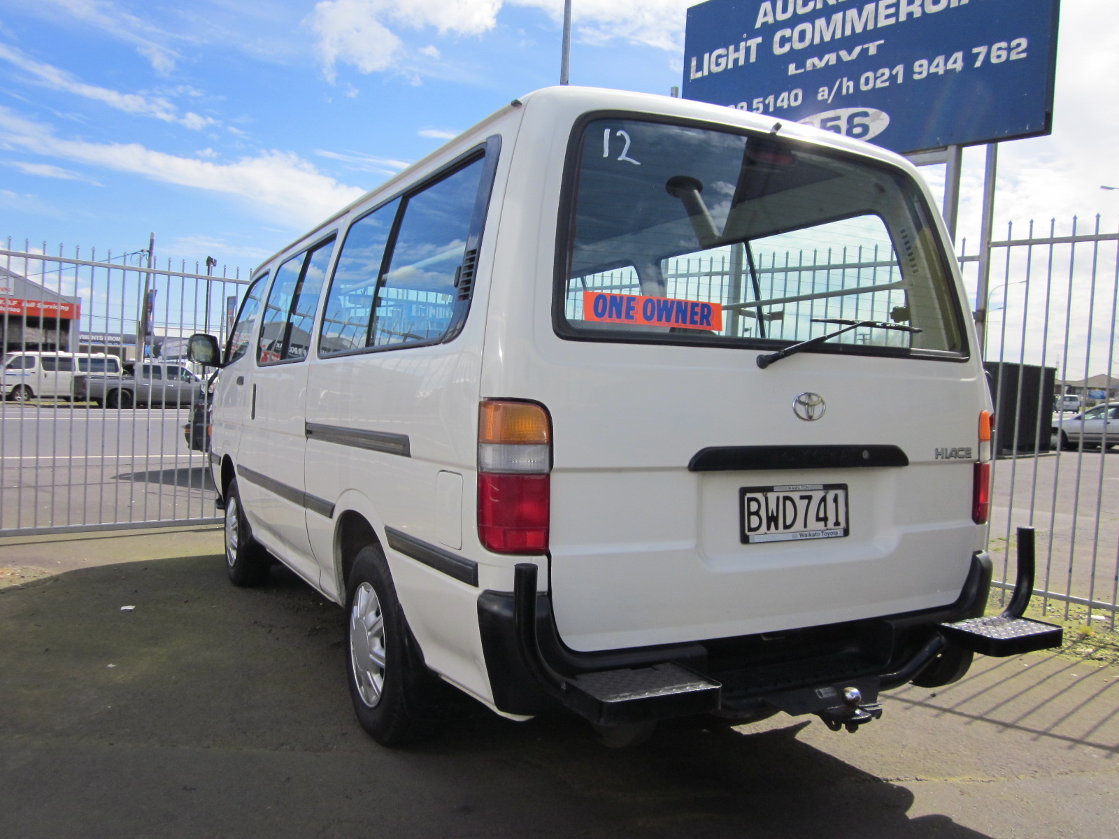 Toyota Hiace ZL 30D