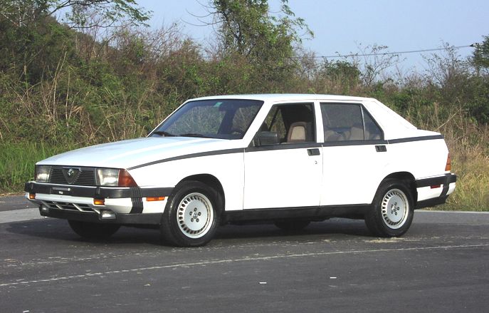 Alfa Romeo 75 Milano