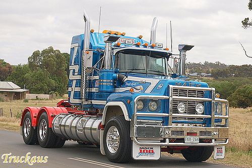 Mack R700