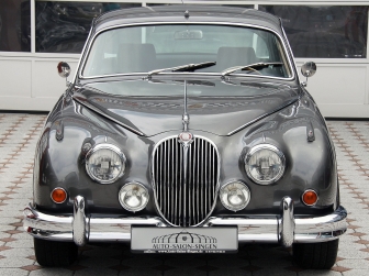 Jaguar MkII 34