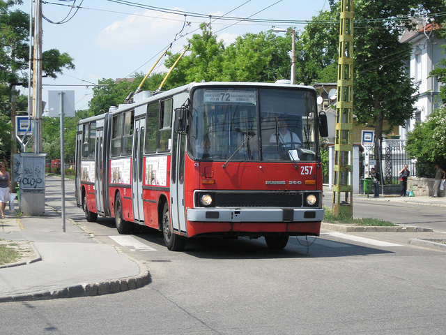 Ikarus Trolley-bus